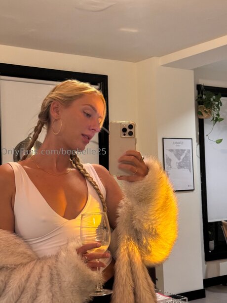 Beebelle25 model sexy pictures
