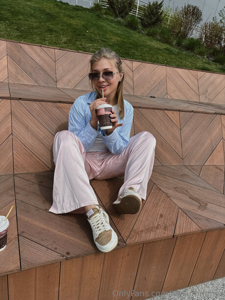 Ivysummmer free model pic