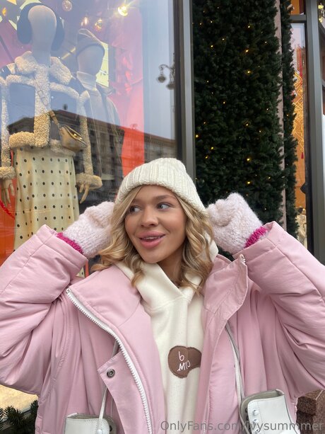 Ivysummmer naked pornstar pics