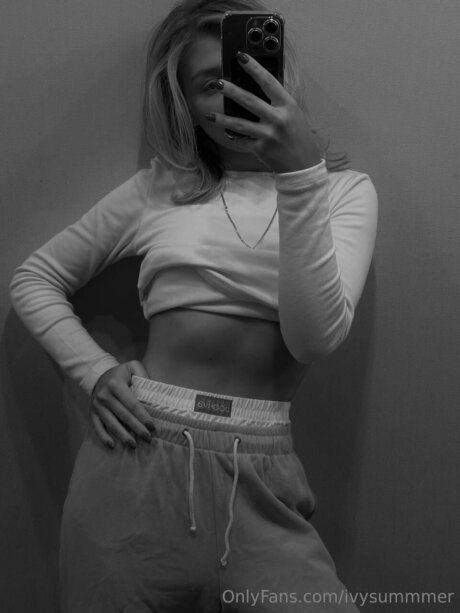 Ivysummmer porn actress photos