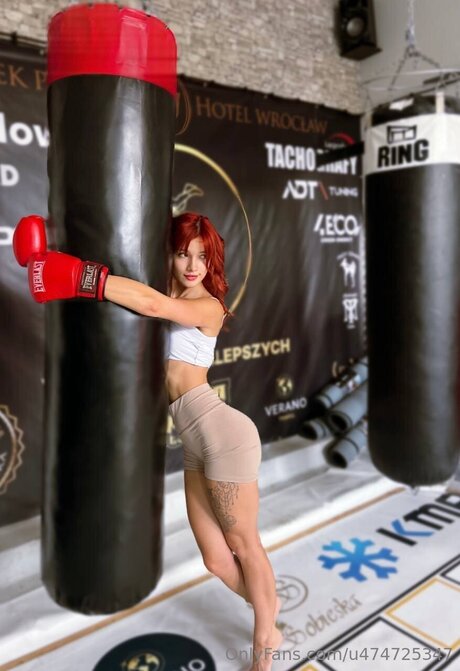 Aariel Leiira model exclusive image