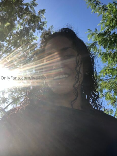 Iva420 model pornographic pics