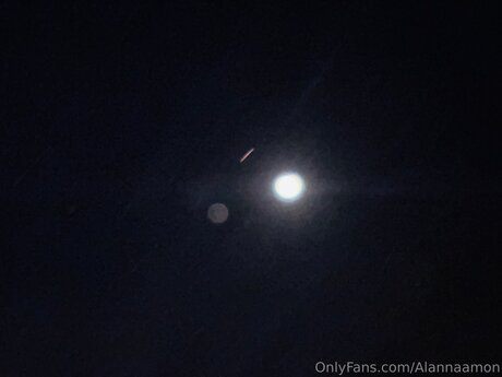 Alannaamon model top galleries