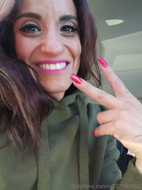 Sexy Frakita beautiful actress pictures