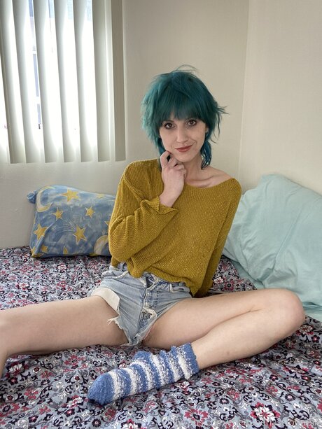 Thequeenastropublic star high quality images