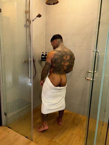 Gordon Sam nude actress pics