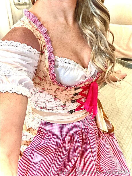 lesbian anal onlyfans top picture