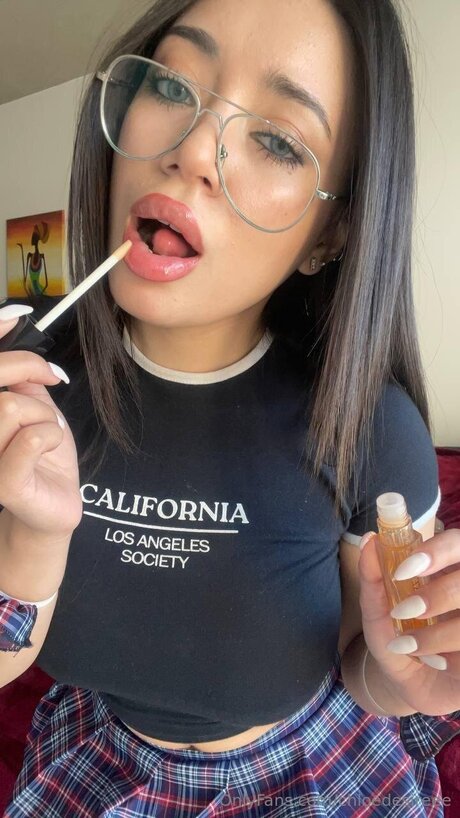 Chloedesireee free pornstar picture