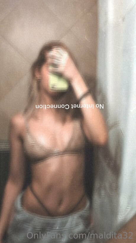 Maldita32 adult model picture
