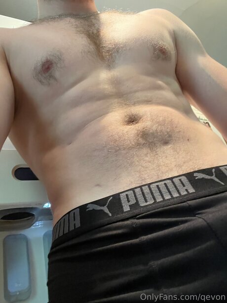 Qevon model beautiful pic