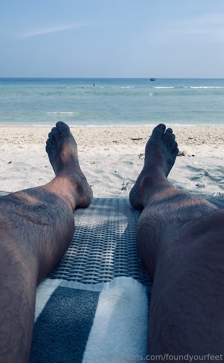 Foundyourfeet nude model archive