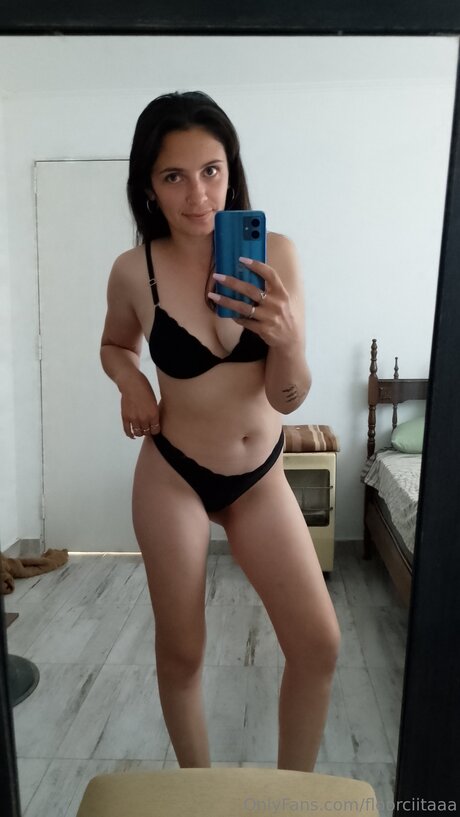 Floorciitaaa star naked photos