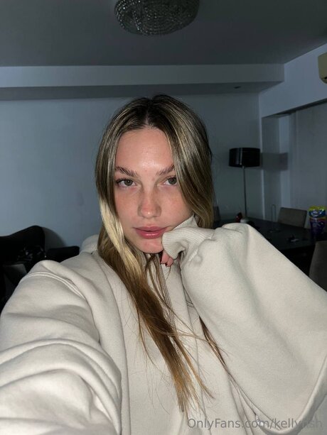 Kellyfish erotic pornstar picture