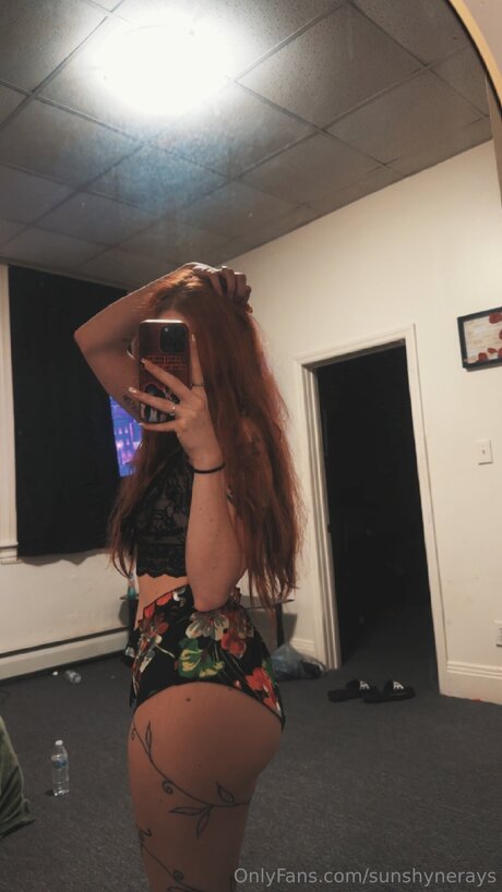 Sunshynerays pornstar naked photo