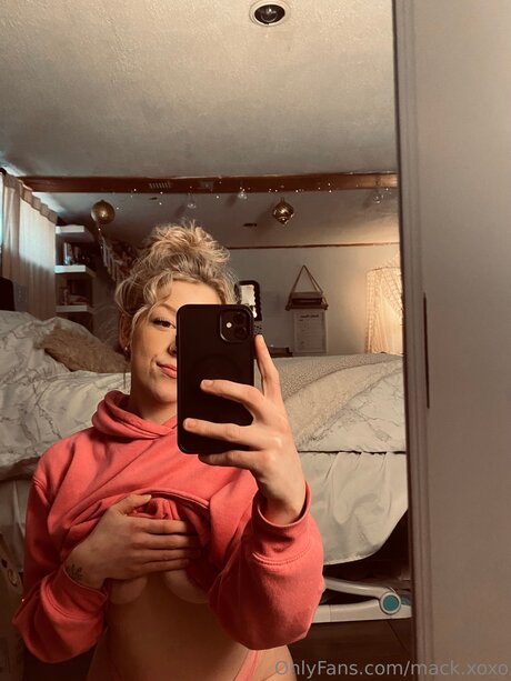 Mack Xoxo pornstar naked archive