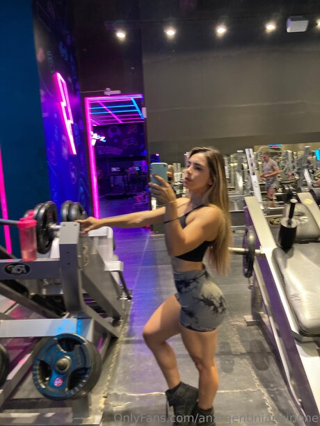 Anargentiniangirlone model perfect img