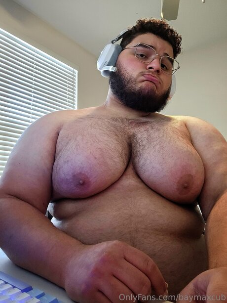 Baymaxcub erotic model picture