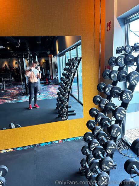 Christianlevine Straight high quality star picture