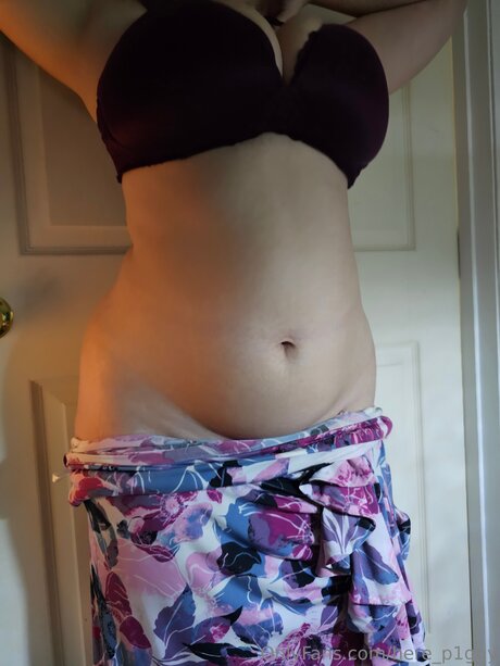 Here P1ggy xxx star image