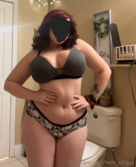 Here P1ggy pornographic star photos