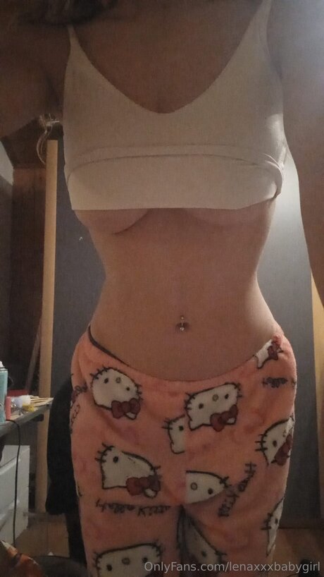 Lenaxxxbabygirl star pornographic photos