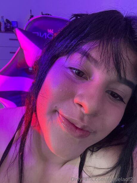 Danielaof21 hd pornstar pics