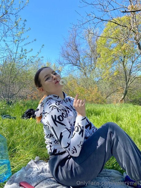 Valerymill actress pictures