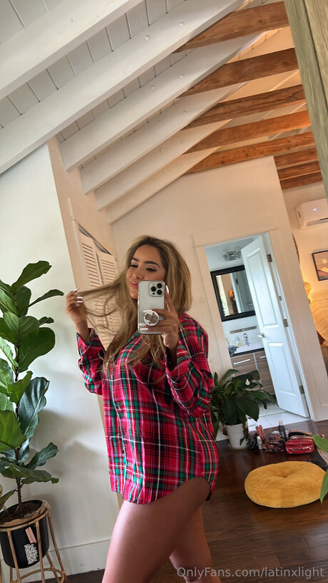 Latinxlight best model photo