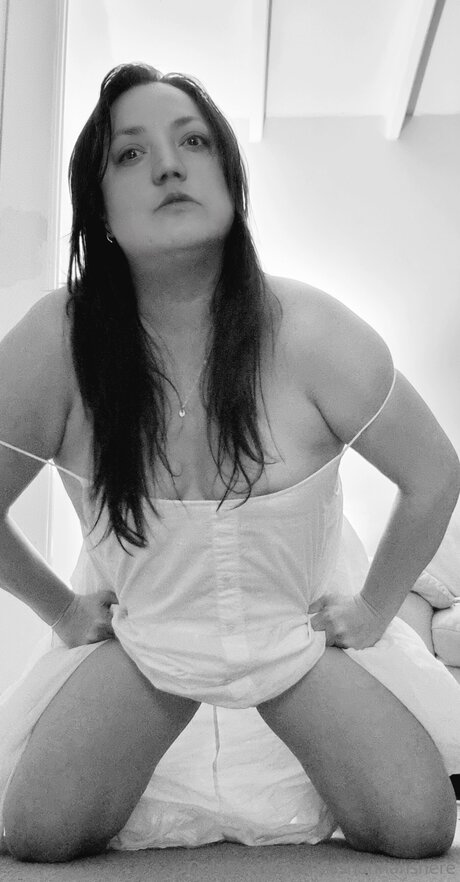 Misshannahshere model erotic picture