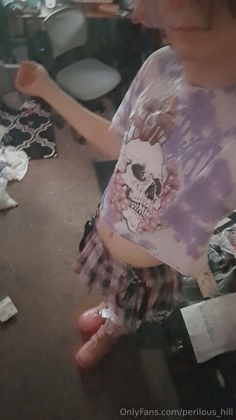 Perilous Hill star naked pic