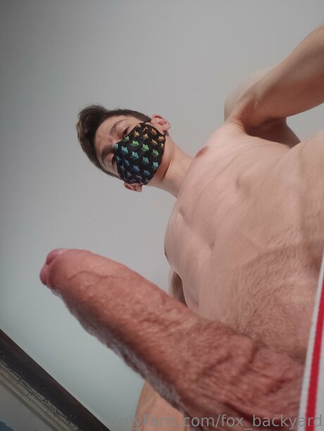 Fox Backyard sexy actress pictures