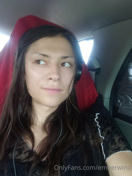 Emberwind nude model picture