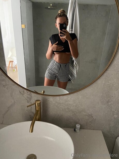 Allidore pornstar erotic picture