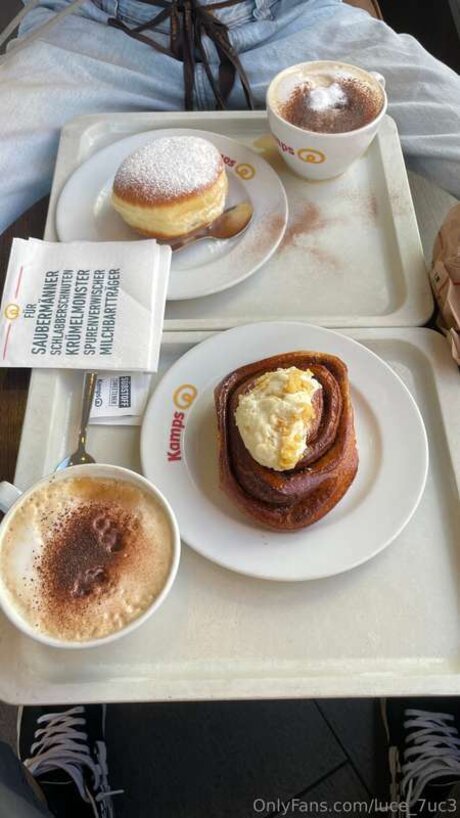 blonde shemale onlyfans porno images