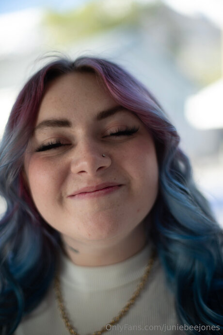 Juniebeejones sex actress pics