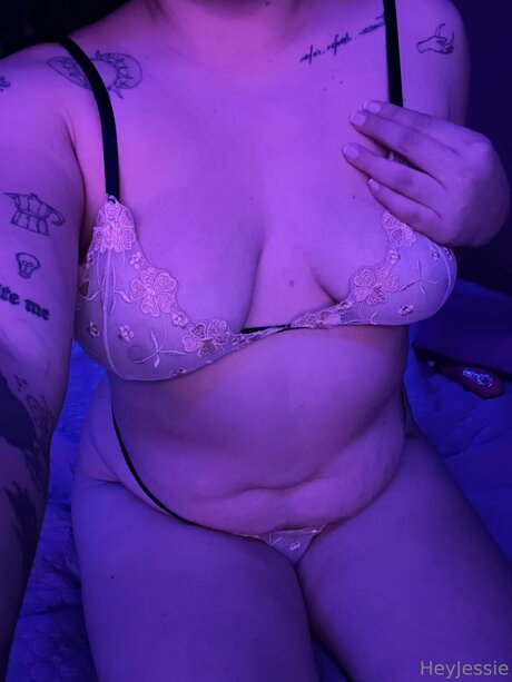 Sunflower Jessie xxx model image