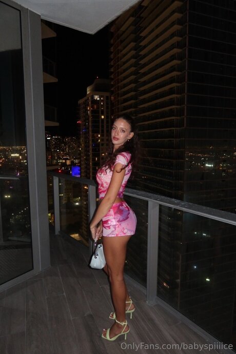 Coralcapri sexy star photo