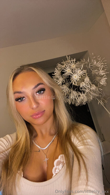 Littlelily Xxx star naked images