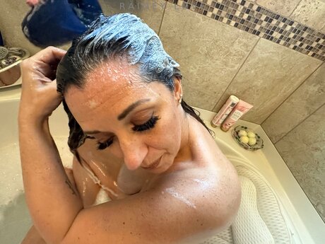 Raineylovesyou naked actress pics