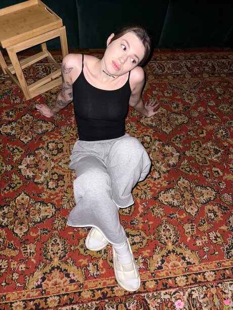 Arina Stars erotic actress pic