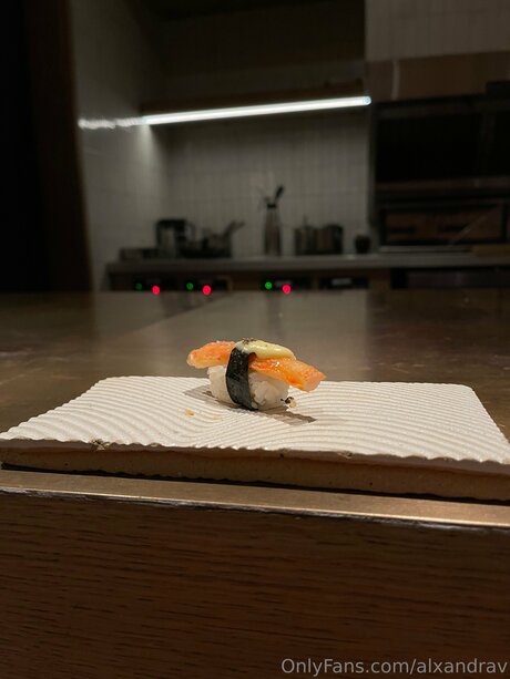 Alxandrav model hot picture