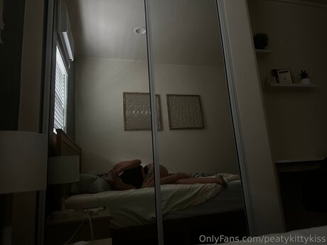 Peatykittykiss star hd pictures