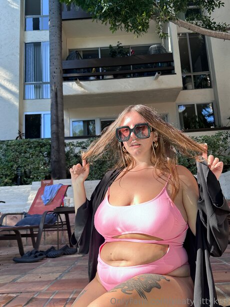 Peatykittykiss free pornstar gallery