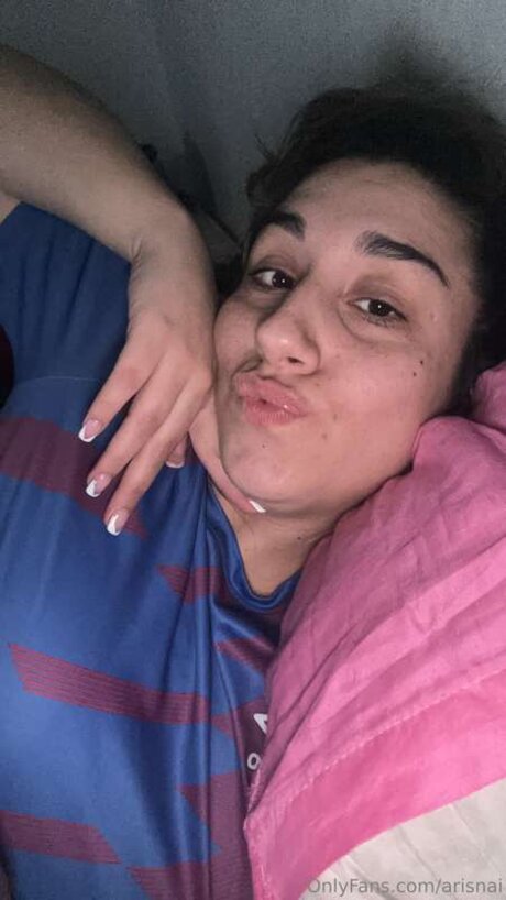 Arisnai model perfect images