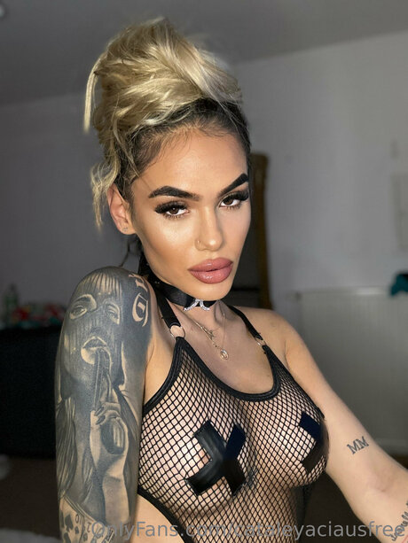 Cataleya Baby Free perfect actress picture