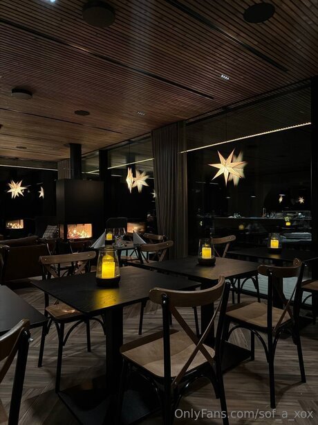 Mary Model hot model photos