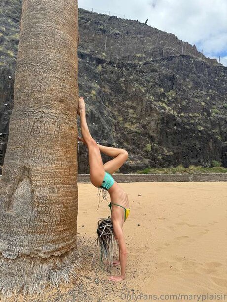 tall busty onlyfans pretty image