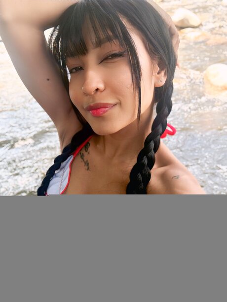 Smilewithsadie pretty model img