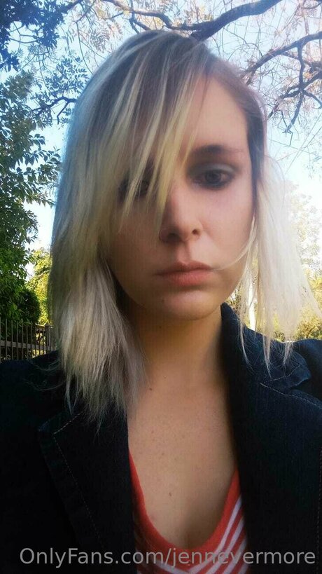 Jennevermore naked model gallery