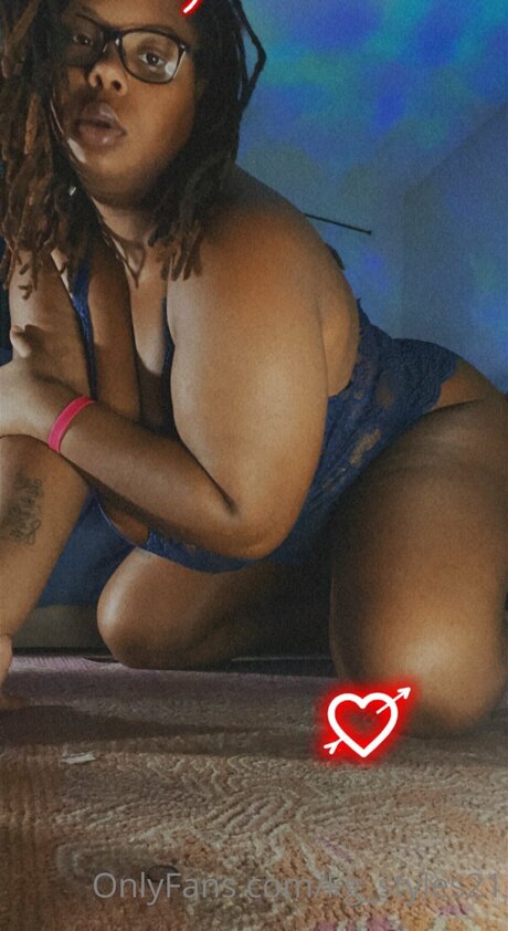 Kg Styles21 star naked image